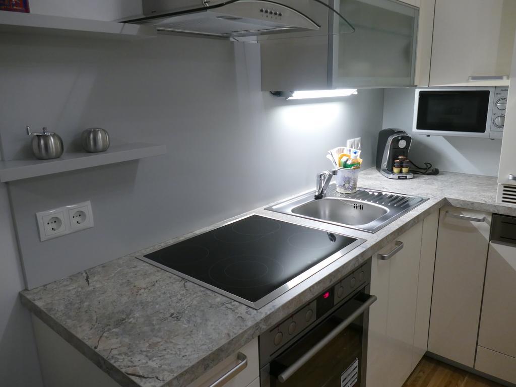 Chads City Apartment Mit Tiefgarage Free Parking Graz Exterior foto